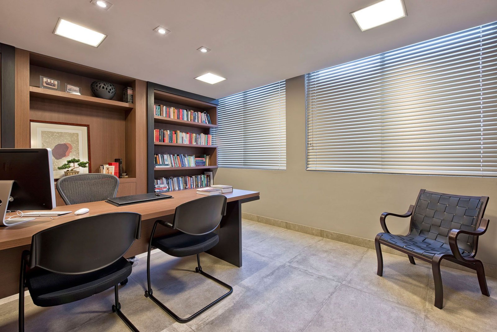 Escritório Nicole Barros Advocacia — ambiente moderno e acolhedor em Londrina/PR